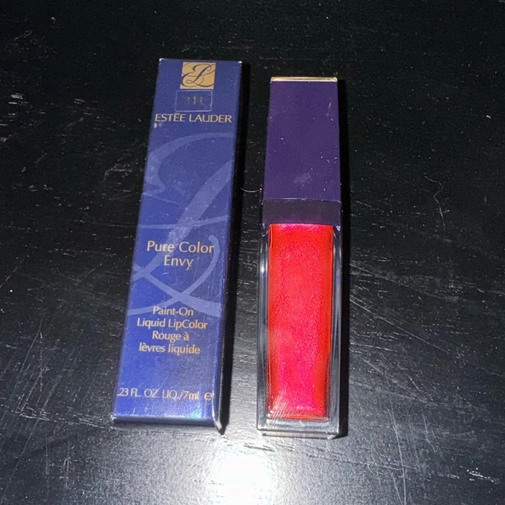NIB Estée Lauder Pure Color Envy Paint on Liquid Lip Color in Scream Sexy Red💋